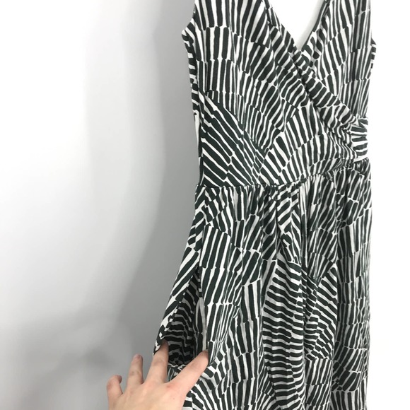 Boden Pretty Ruched Wrap Dress Green V-Neck - Picture 4 of 11